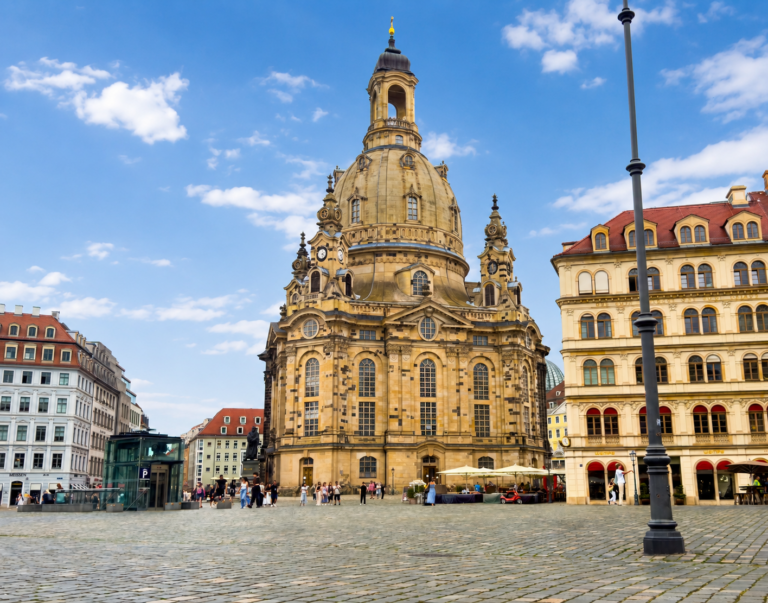 Frauenkirche Dresden Esszimmer Sonnig