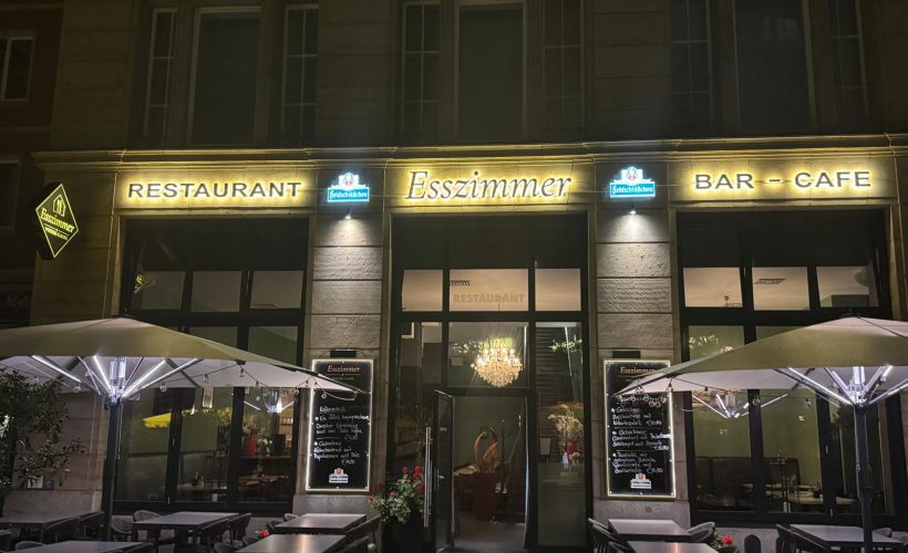 außenansicht_abend